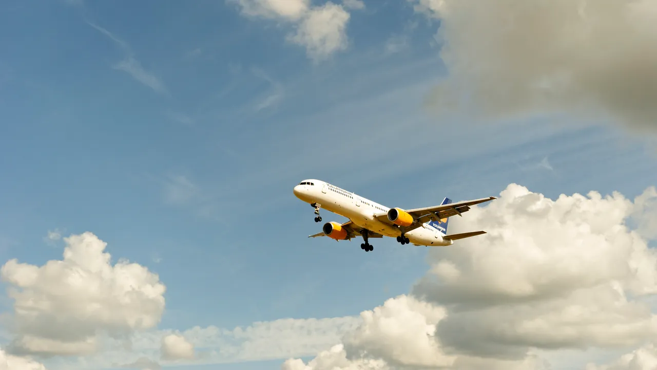 Skytrax Reviews Extract & Load